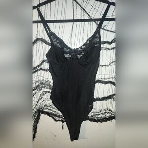 ✨️Vintage Black Lace Bodysuit 🖤